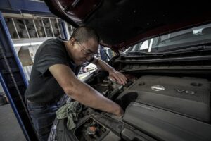 mobil berbunyi berisik