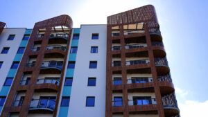 membeli apartemen